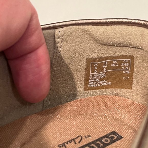 Clarks perforated upper loafers, 8 1/2 - Picture 2 of 4